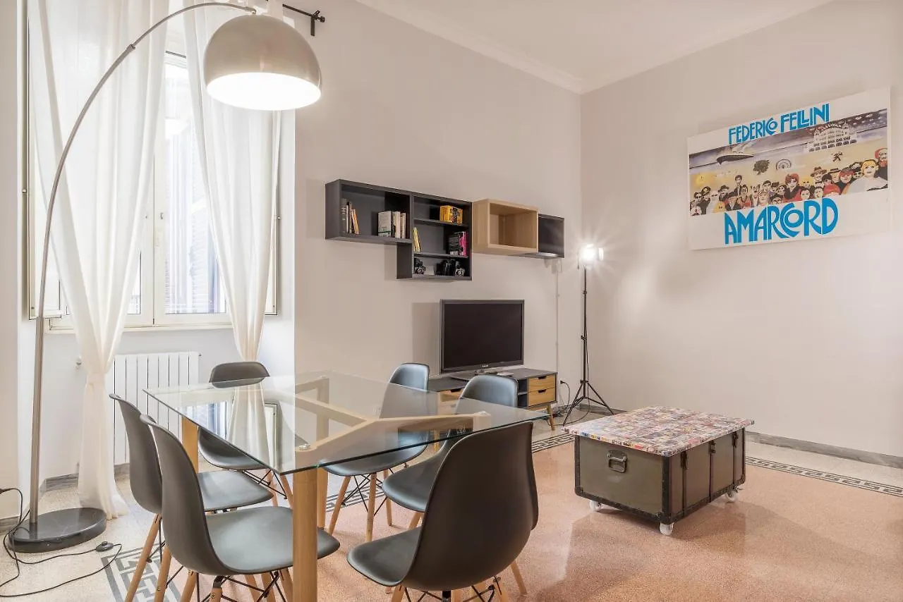 Casa Fellini - Charme Holidays Roma 0*,  İtalya