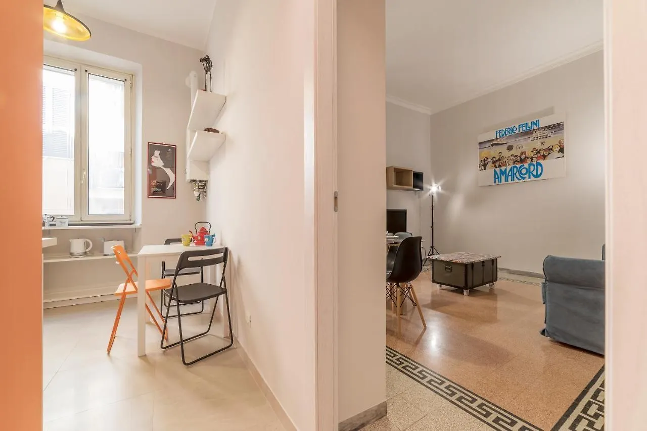 Casa Fellini - Charme Holidays Apartment Rome